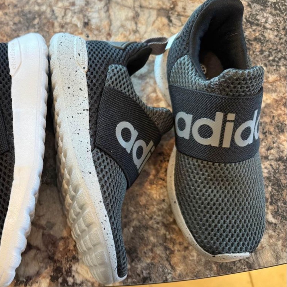Brand new- kids adidas sneakers❗️